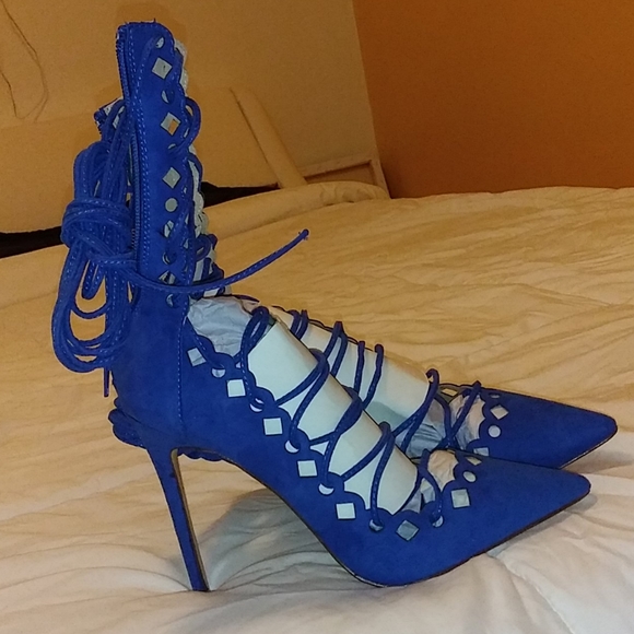 Shoes - Picture 2 of 6